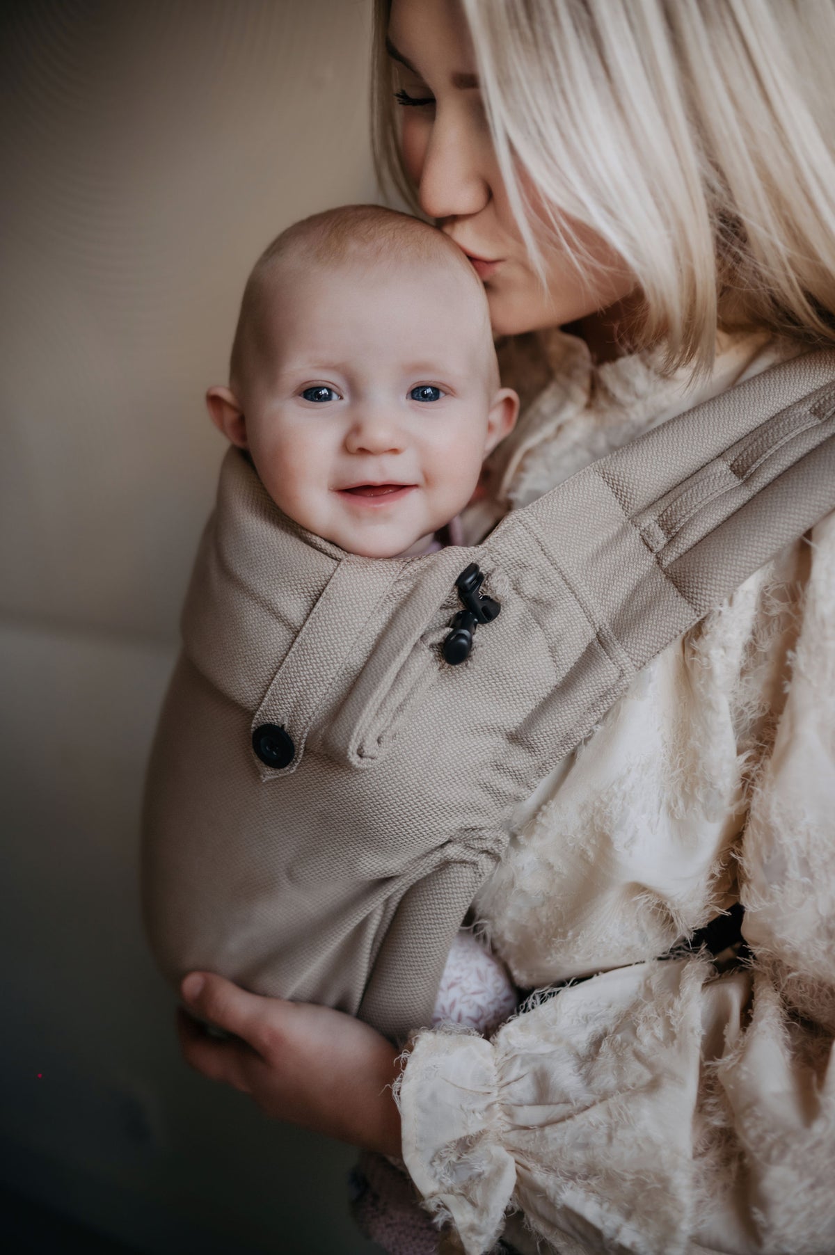 baby draagzak zand pure baby love